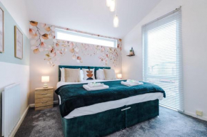 Coop Live Arena & Etihad Stadium 3Bedroom House w Secure Parking by Rest&Recharge
